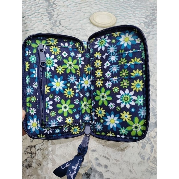 Vera Bradley wristlet wallet - Picture 4 of 6